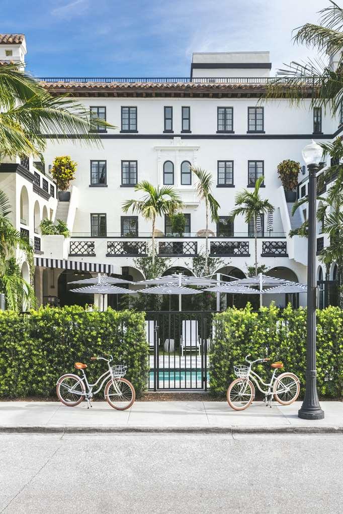 Hotel White Elephant Palm *